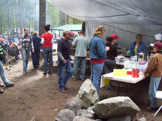 Most of the clubs serve lunch after the ride.